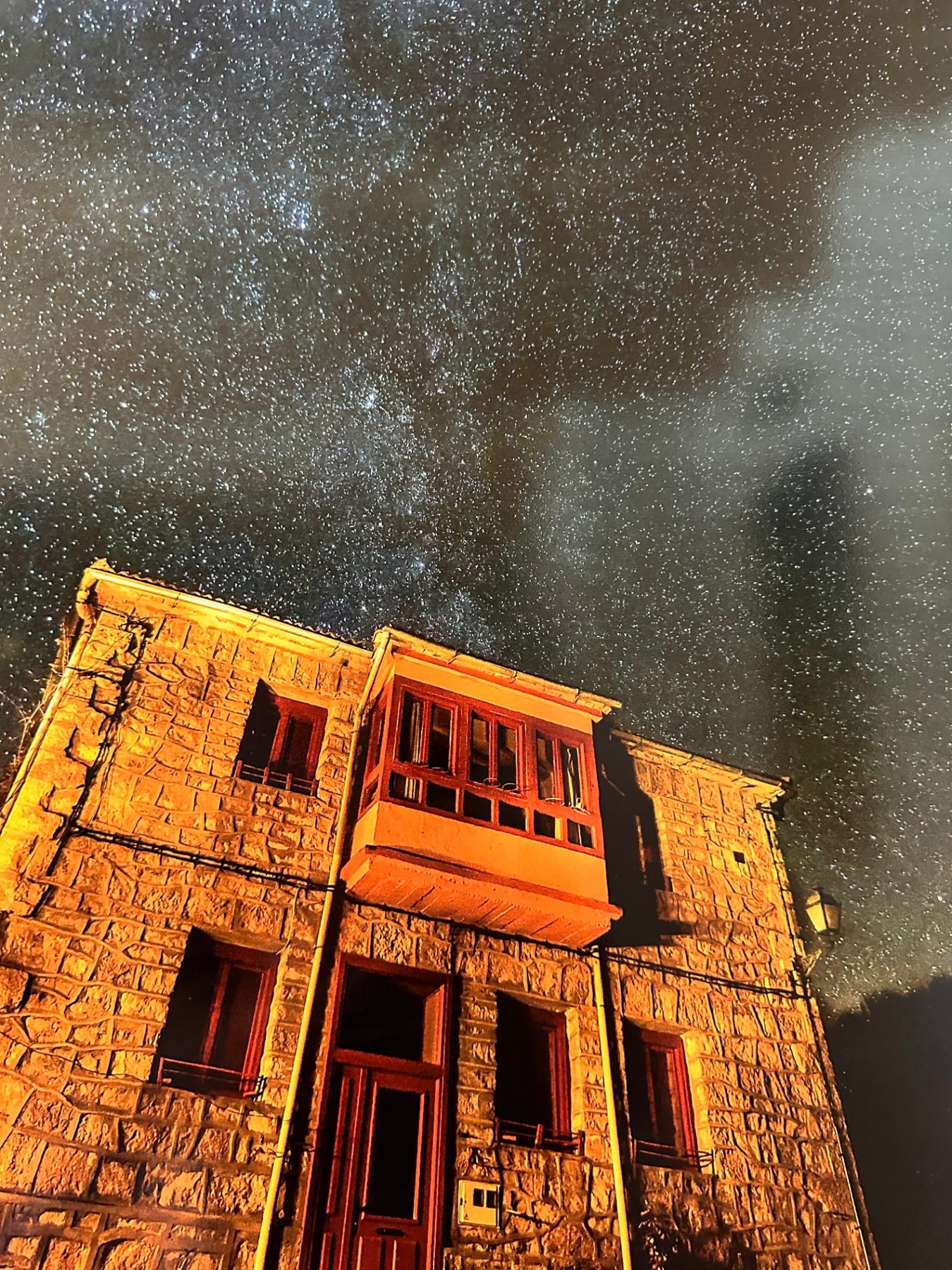Casa rural de piedra en Muriel Viejo bajo cielo estrellado